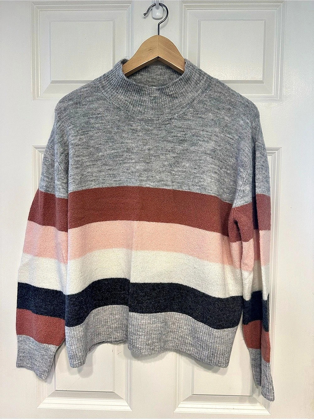 Beachlunchlounge Color Block Sweater in Gray & Brown Size Large